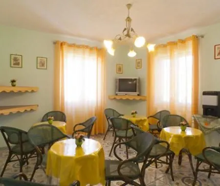 Casa Katia Casamicciola Terme Oda ve Kahvaltı